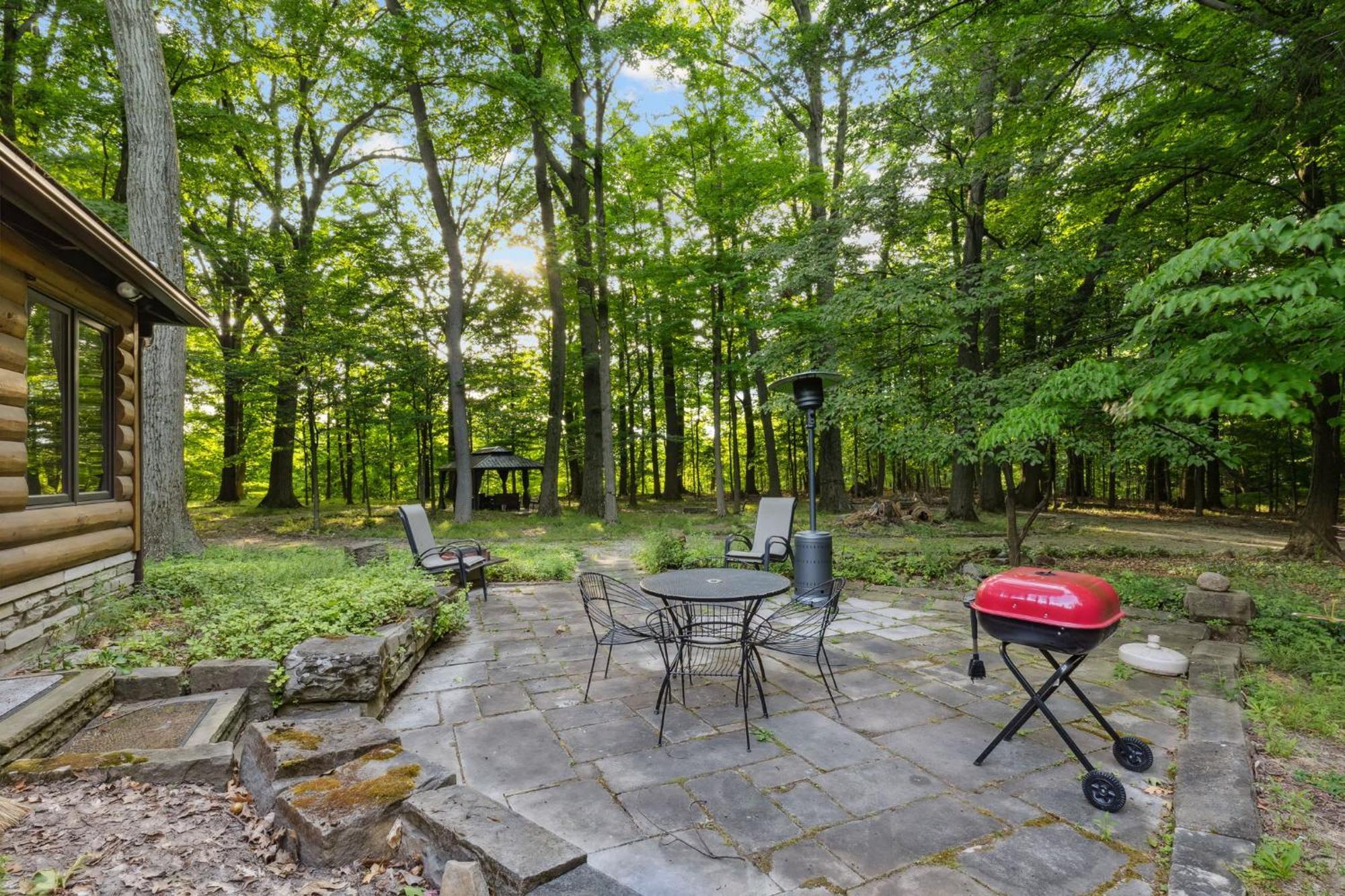Log Cabin - Natures Oasis - Fire Pit & Gazebo Cleveland Extérieur photo